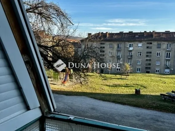 Eladó lakás Komló 36 nm