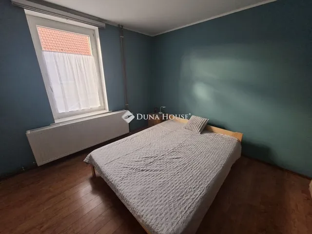 Kiadó ház Pécs 90 nm