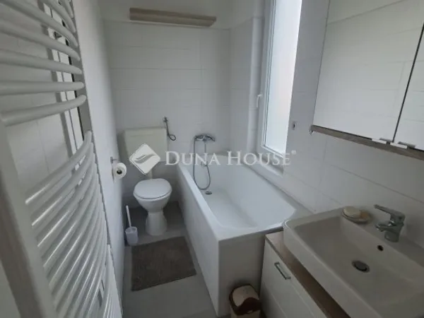 Kiadó ház Pécs 90 nm