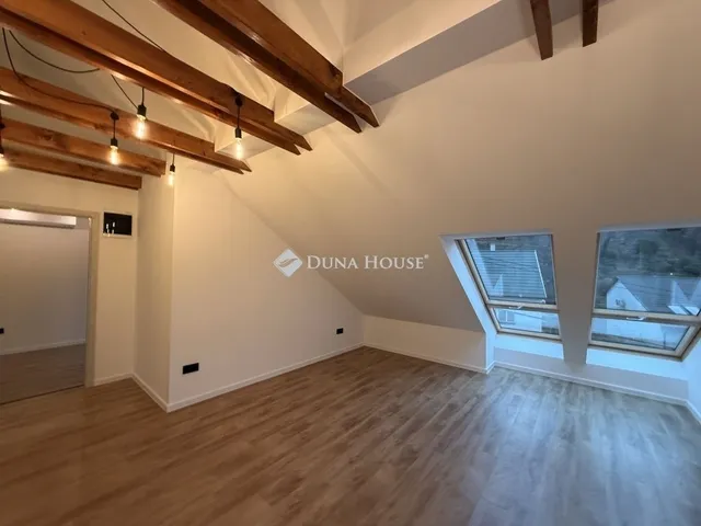 Eladó lakás Pécs 68 nm