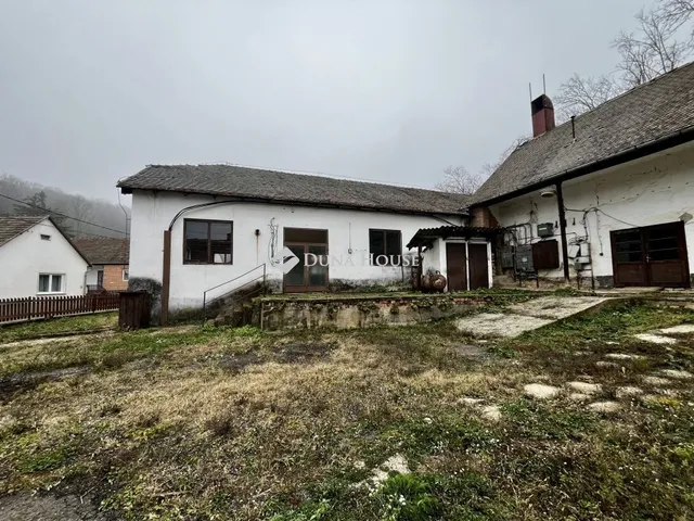 Eladó kereskedelmi és ipari ingatlan Ófalu 371 nm