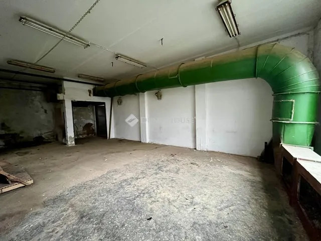 Eladó kereskedelmi és ipari ingatlan Ófalu 371 nm