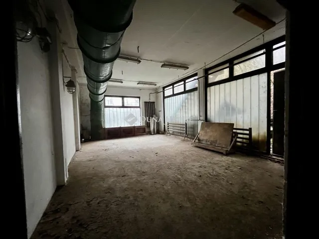 Eladó kereskedelmi és ipari ingatlan Ófalu 371 nm