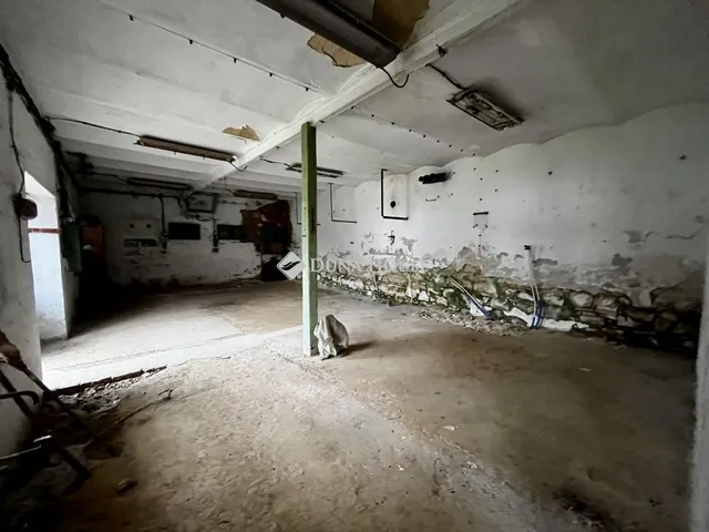 Eladó kereskedelmi és ipari ingatlan Ófalu 371 nm