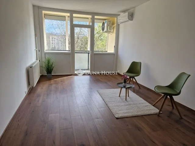 Eladó lakás Pécs, Uránváros 54 nm