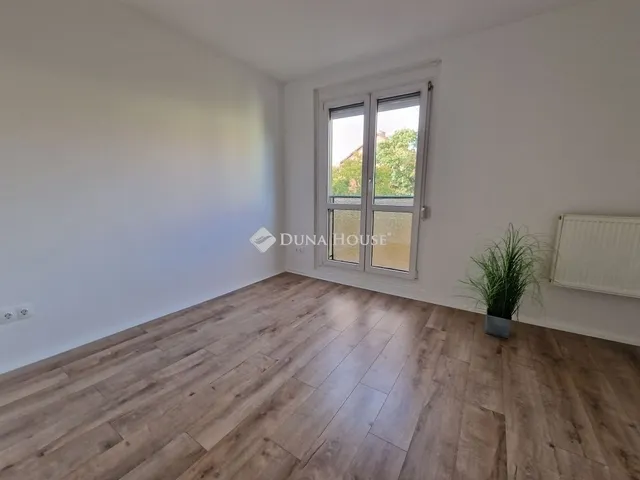 Eladó lakás Pécs, Uránváros 54 nm