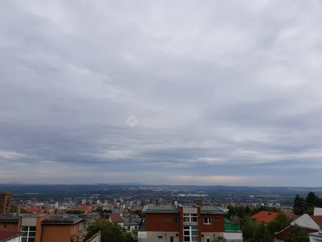 Kiadó lakás Pécs 110 nm