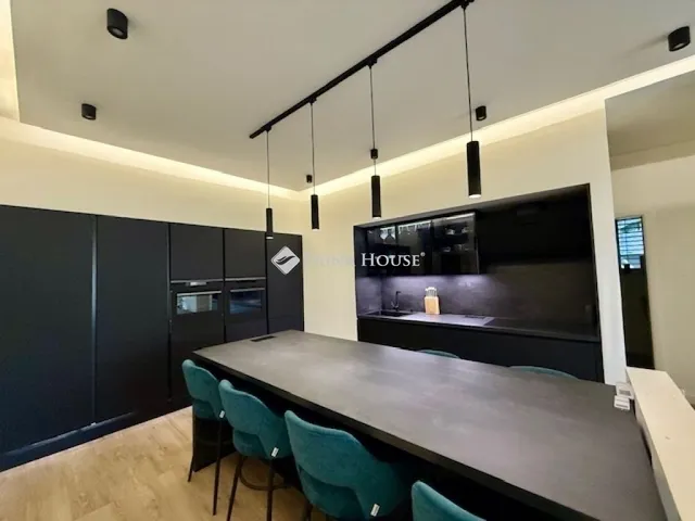 Eladó lakás Pécs 93 nm