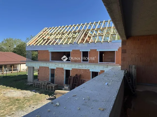 Eladó lakás Kozármisleny 107 nm