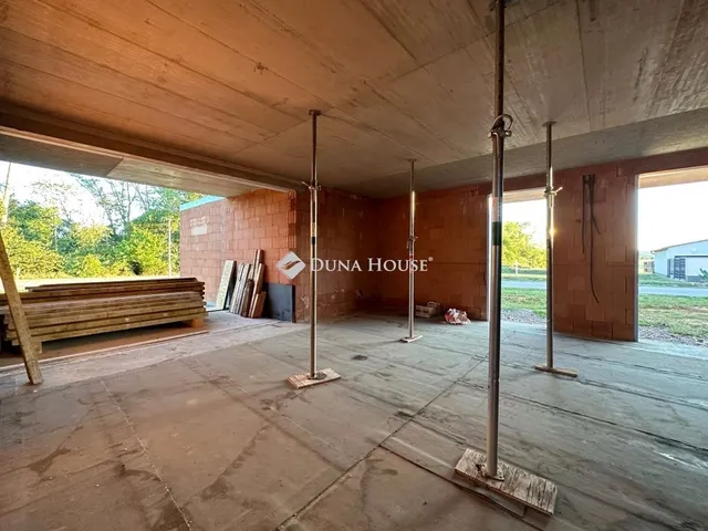 Eladó lakás Kozármisleny 81 nm