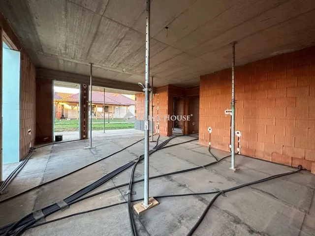 Eladó lakás Kozármisleny 116 nm