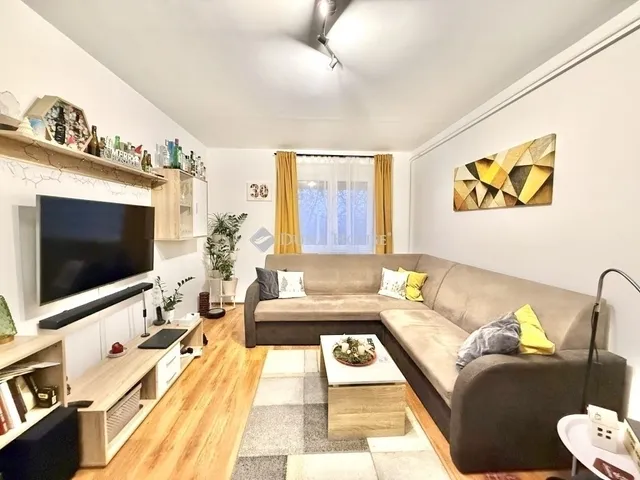 Eladó lakás Pécs, Kertváros 74 nm