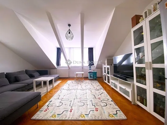 Eladó lakás Pécs, Uránváros 80 nm