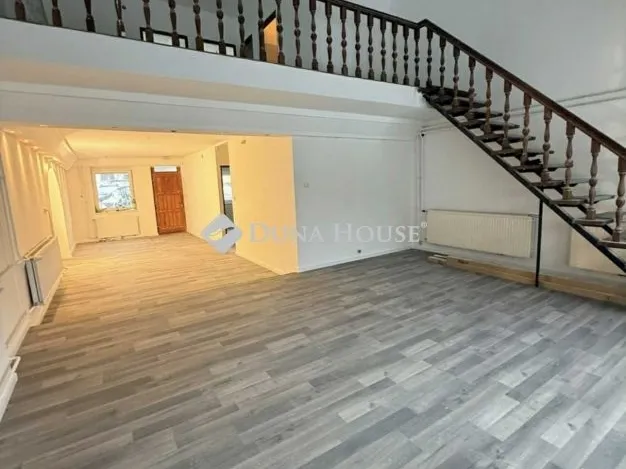 Eladó ház Pécs 270 nm