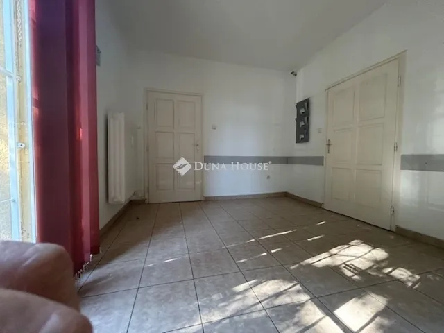 Eladó kereskedelmi és ipari ingatlan Pécs 54 nm