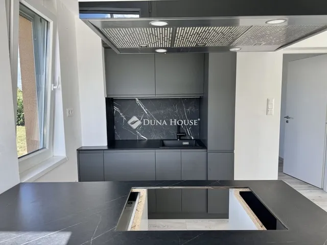 Eladó lakás Pécs 92 nm