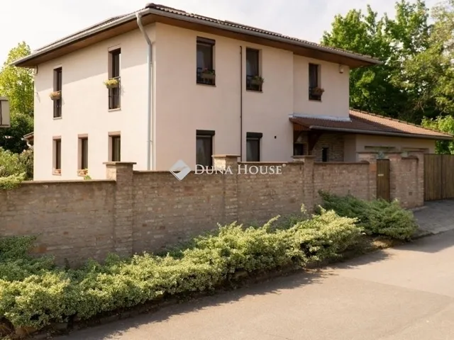 Eladó ház Pécs 200 nm