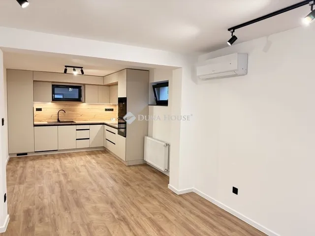 Eladó lakás Pécs, Mecsekoldal 78 nm