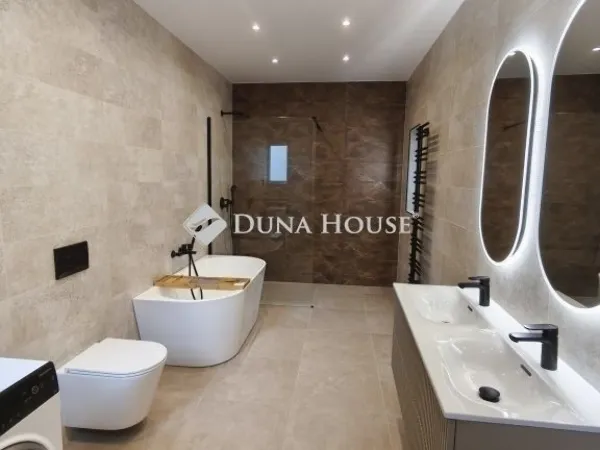 Eladó lakás Pécs, Belváros 129 nm