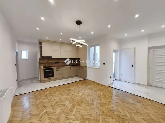 Eladó lakás Pécs, Belváros 129 nm