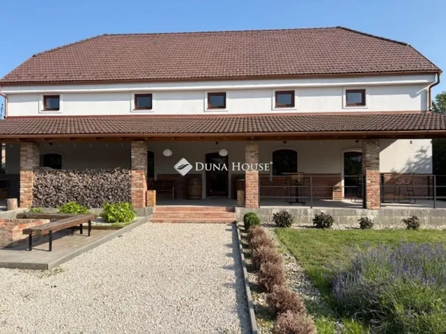 Eladó üdülő és hétvégi ház Pécsvárad 310 nm