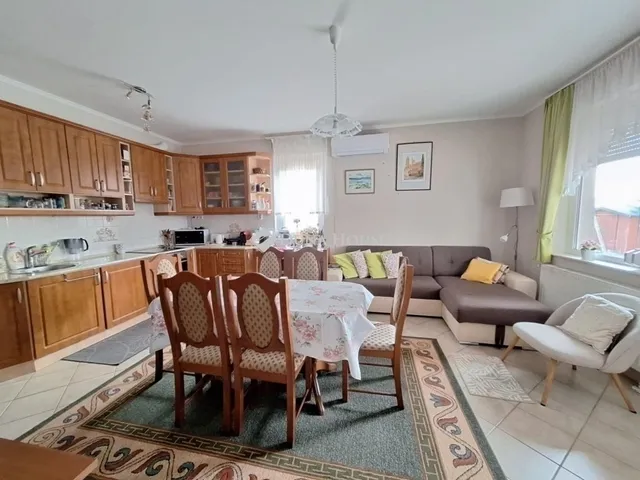 Eladó lakás Pécs 71 nm