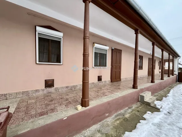 Eladó ház Véménd 120 nm