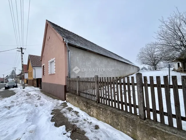 Eladó ház Véménd 120 nm