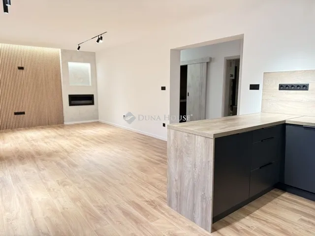 Eladó lakás Pécs 77 nm