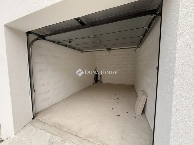 Eladó lakás Pécs 77 nm