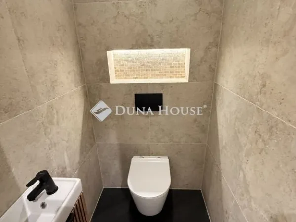 Eladó lakás Pécs 77 nm