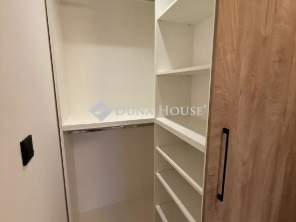 Eladó lakás Pécs 77 nm