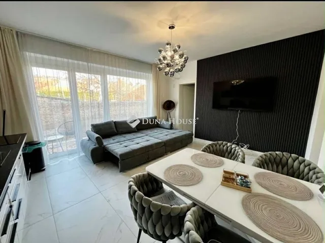 Eladó lakás Pécs, Egyetemváros 50 nm