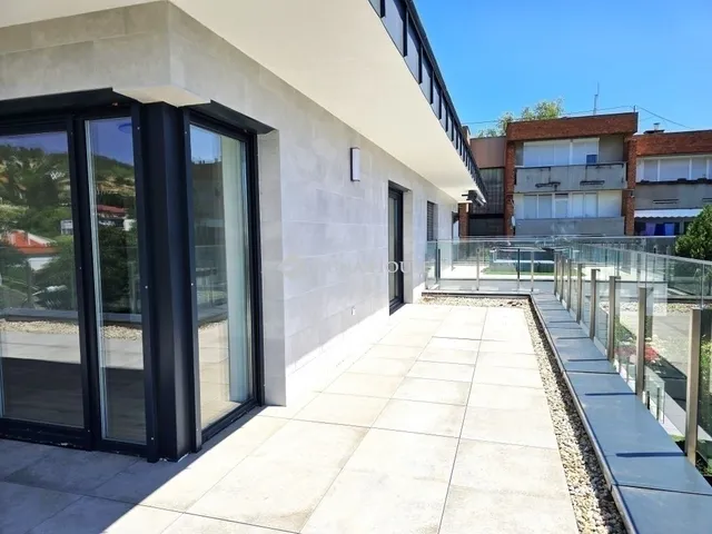 Eladó lakás Pécs 152 nm