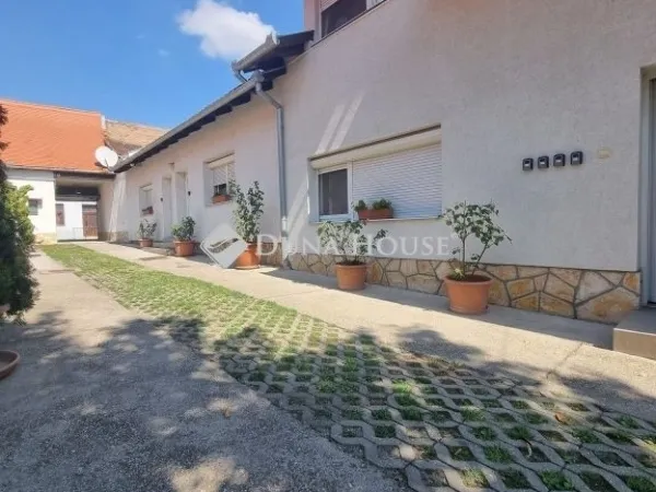 Eladó ház Pécs 330 nm