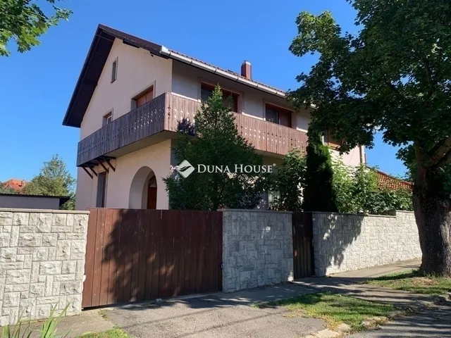 Eladó ház Pécs, Kertváros 200 nm