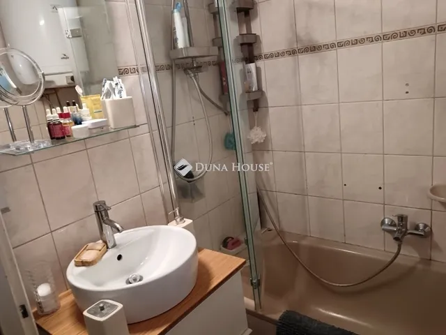 Eladó lakás Pécs 64 nm