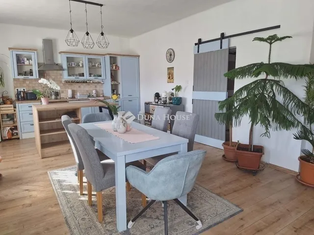 Eladó ház Pécs, Patacs 93 nm