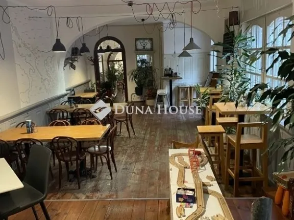 Eladó ház Pécs, Belváros 200 nm