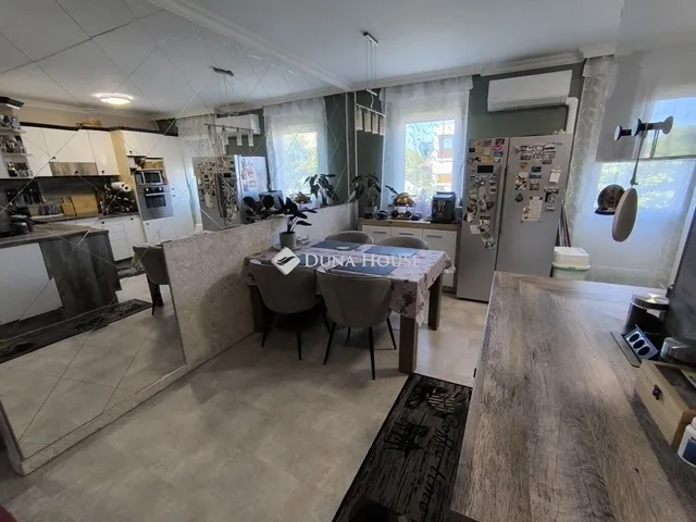 Eladó lakás Pécs 74 nm