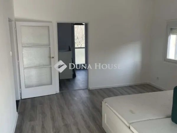 Eladó lakás Pécs, Egyetemváros 54 nm