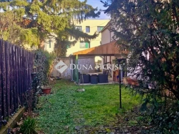 Eladó ház Pécs, Egyetemváros 179 nm