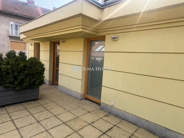 Eladó lakás Pécs, Belváros 69 nm