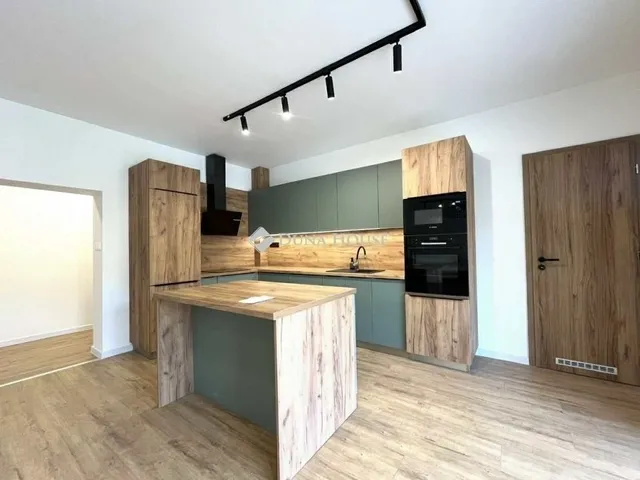 Eladó lakás Pécs, Belváros 74 nm