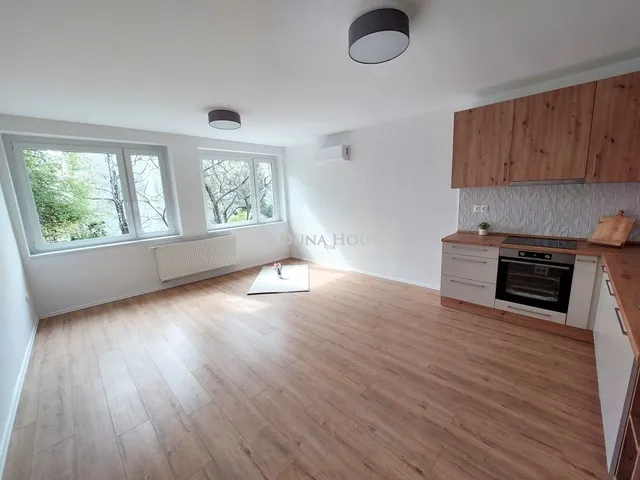 Eladó lakás Pécs 73 nm