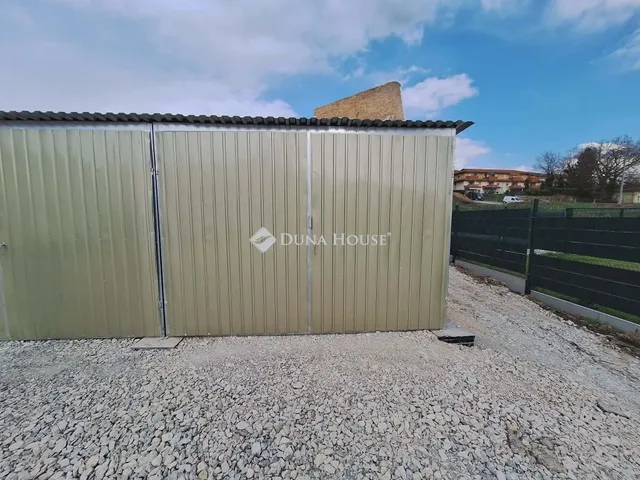 Kiadó garázs Pécs, Rigóder 15 nm