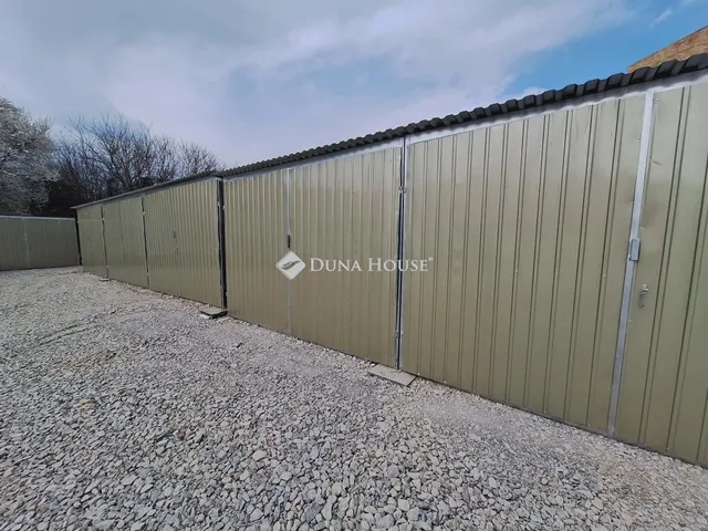 Kiadó garázs Pécs, Rigóder 15 nm