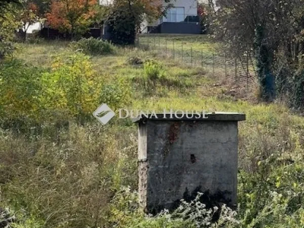 Eladó telek Pécs 1204 nm