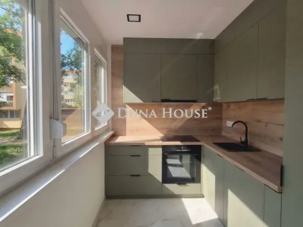 Eladó lakás Pécs, Kertváros 61 nm