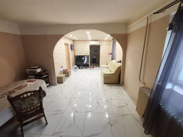 Eladó ház Újpetre 100 nm